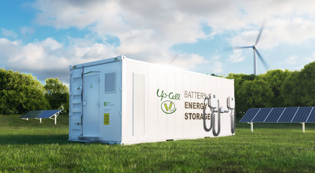 Modell eines Batteriespeichers von Up-Cell mit Ladesäulen für E-Autos